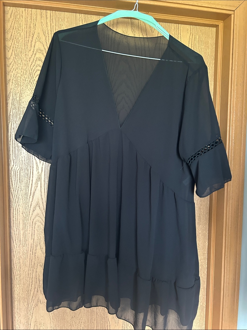 NWOT Black V-Neck Flutter Sleeve Tunic Top